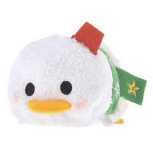 FREE with purchase: Holiday Donald Duck Mini Tsum Tsum Plush